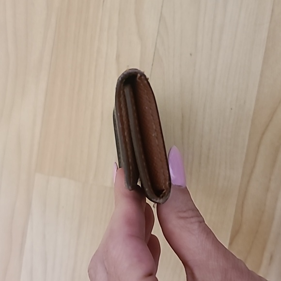 Louis Vuitton | Monogram Unisex Canvas Leather Logo Keychains & Card Holder - Picture 4 of 10